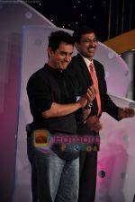 Aamir Khan at IBN7 Super Idols to honor achievers with disability in Taj Land_s End on 19th Jan 2010 (18).JPG